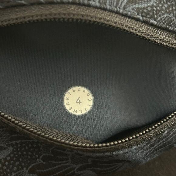 Lululemon Floral Print Speed Up Crop Leggings Sz 4 - Picture 11 of 11